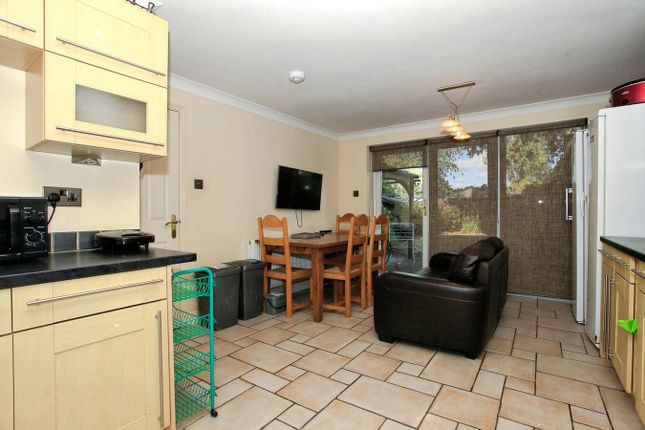 31, Tirrington, Peterborough photo 4