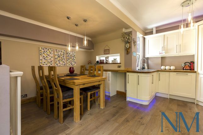Lovely 2-Bed Flat For Sale In The Old Bakery, Crawley Down | New Move Estate Agency