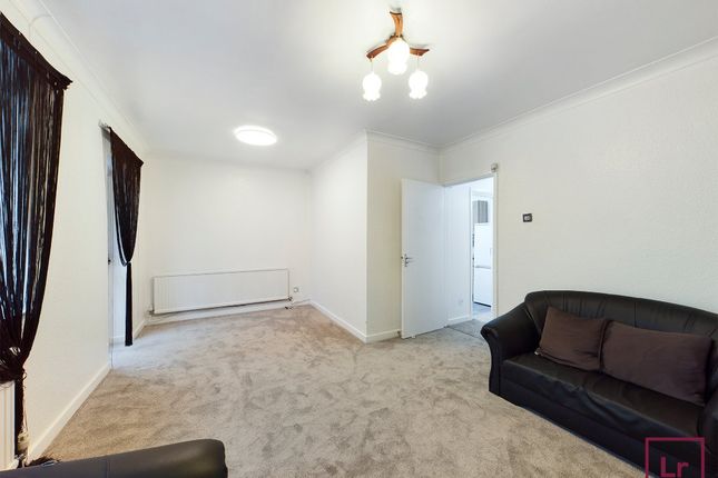 Thumbnail Bungalow to rent in Linden Avenue, Ruislip, Middlesex