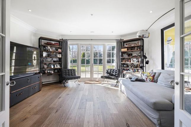 4, Manor House Drive, Walton On Thames photo 4
