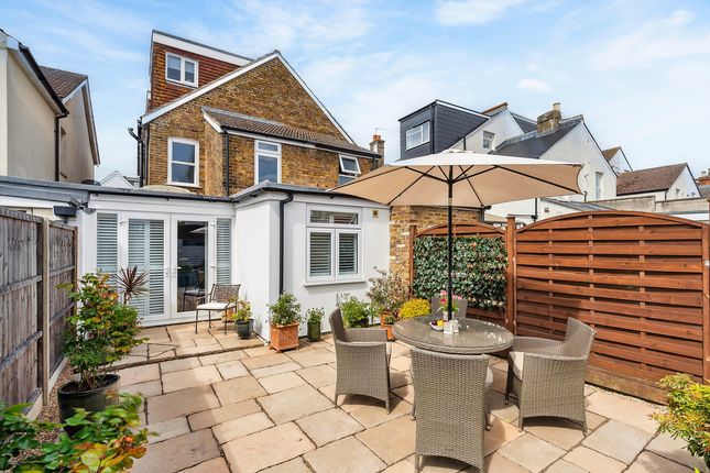 4-bed semi-detached on 9, Richmond Road, Staines-upon-thames, £600,000