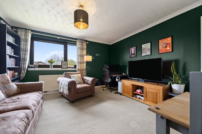 18, Locher Crescent, Johnstone photo 3