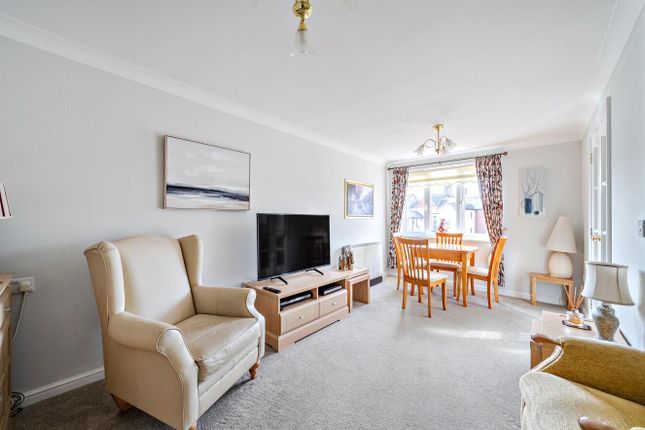 Flat 35, Clarks Court, High Street, Devon photo 4