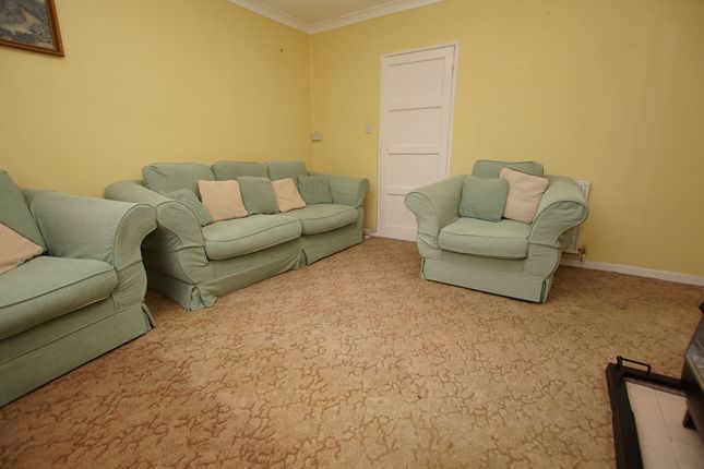 8, Keyes Road, Gosport photo 3