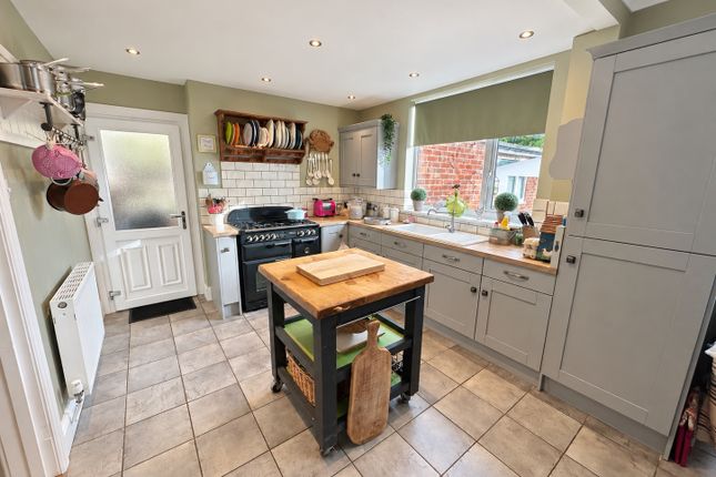 48, Park Hill Drive, Leicester photo 4