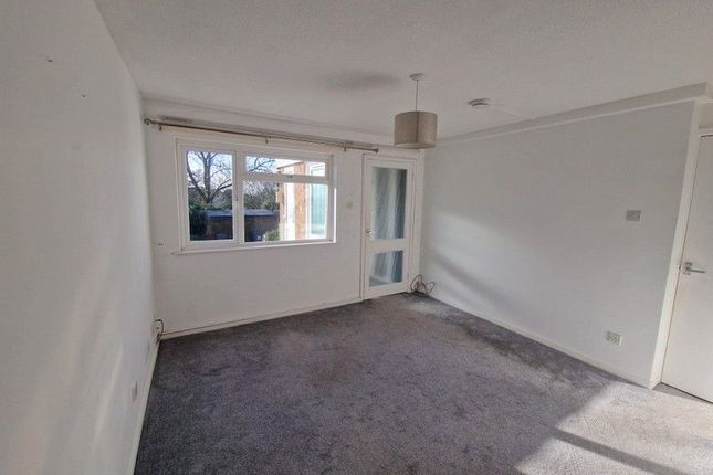 34, Priddis Close, Exmouth photo 2