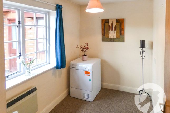 Flat 35, Southend House, 141, Footscray Road, London photo 4