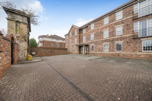 Flat 12, Mill View Court,, Figham Road, Beverley photo 3