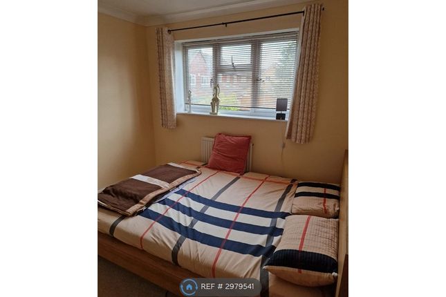 Goldcrest Close, Luton photo 4