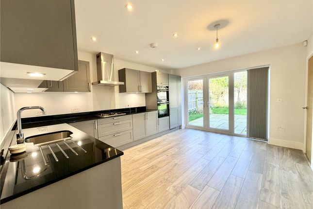 2, Nursery Grove, Lymington photo 2