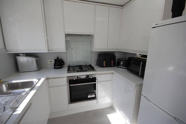 5, Jasmine Court, Fareham photo 3