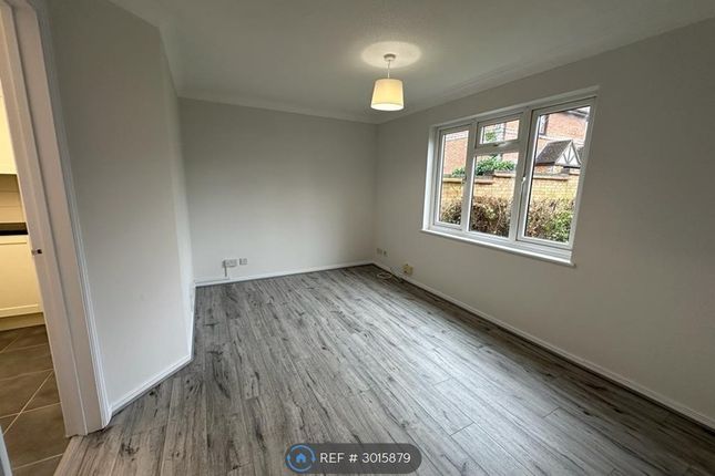 Ladygrove Drive, Guildford photo 2