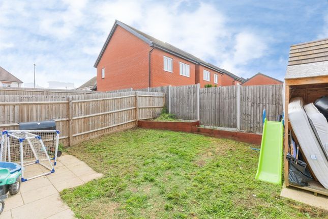 7, Nutfield Lane, Warwick photo 2
