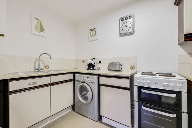 Flat 7, Orchard Court,, Orchard Lane, Leeds photo 4