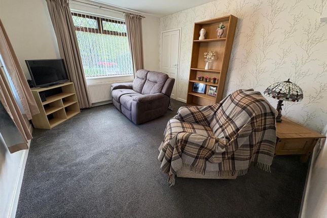 18, Russell Road, Bradford photo 4