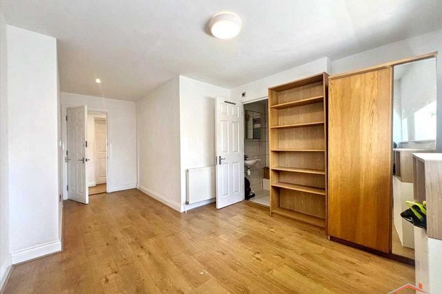 Flat 3, 40, Ashford Road, Cricklewood photo 5