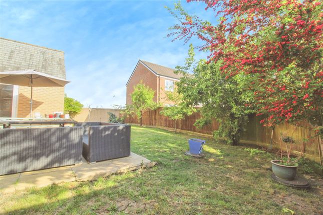 43, Kingfisher Close, Wiltshire photo 2