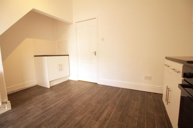 231, Kings Road, Ashton-Under-Lyne photo 5