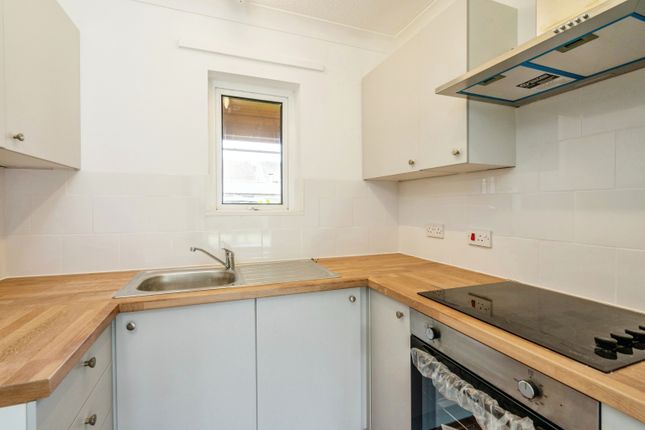 Flat 6, Oakland Court,, Nyetimber Lane, West Sussex photo 3