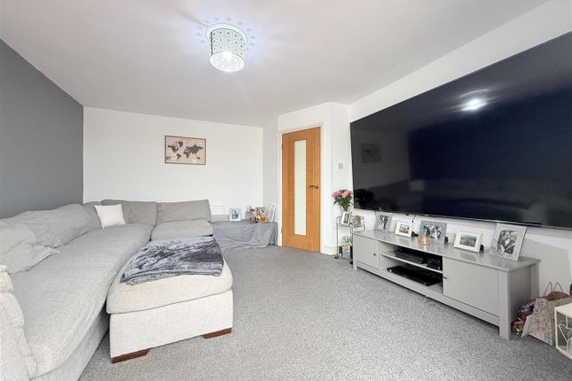 55, Boulderstone Road, Stalybridge photo 2