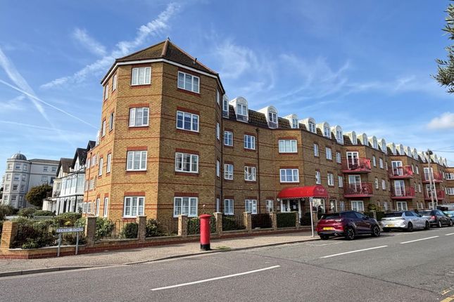 1-bed flat on Flat 52, Westcliff Court, Edith Road, Clacton-On-Sea, £10,000