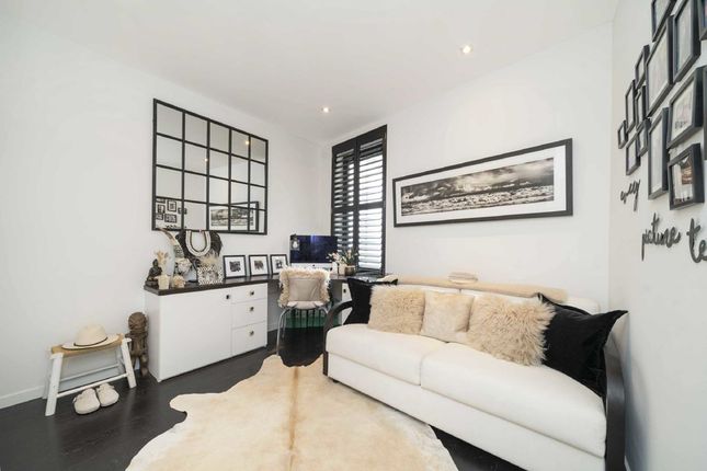 Property for sale in Knoll Road, London
