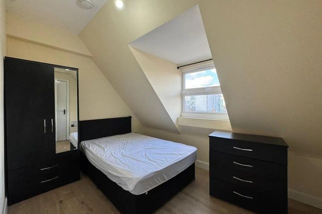 Flat 9, 427A High Road, Wembley photo 2