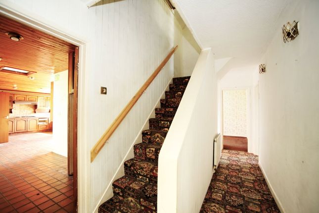 4, Whiterock Avenue, Pontypridd photo 2