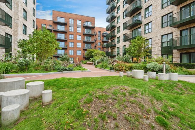 1-bed flat on 54/Bravey House, 5 Samara Drive, Southall, £280,000