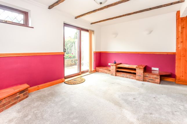9, Wentworth Avenue, Wellingborough photo 4