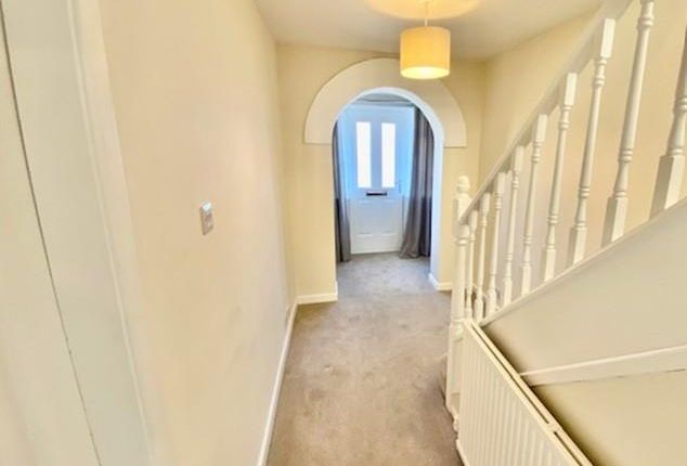 57, Knightsway, Leeds photo 2