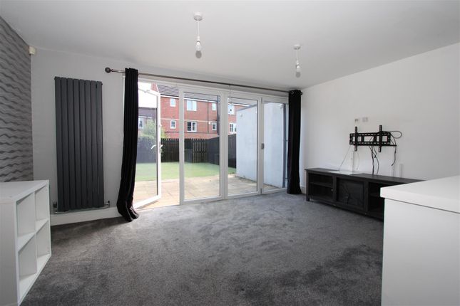 9, Tailor Close, Cleckheaton photo 4