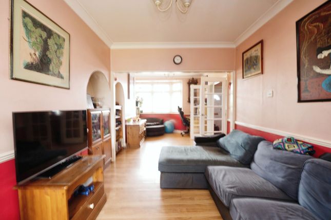 End terrace house for sale in Southend Arterial Road, Hornchurch