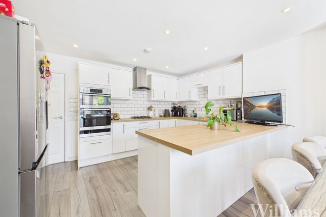 46 Burcott Lane, Aylesbury photo 3