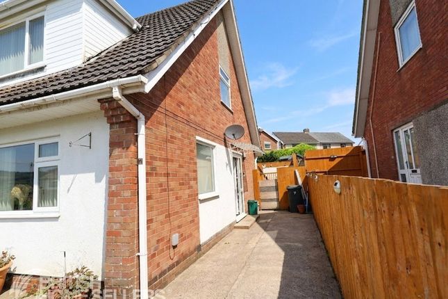 7, Derwent Drive, Rhondda Cynon Taf photo 2
