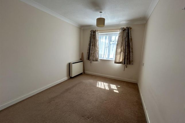 39, Meadow Court, Dorset photo 3