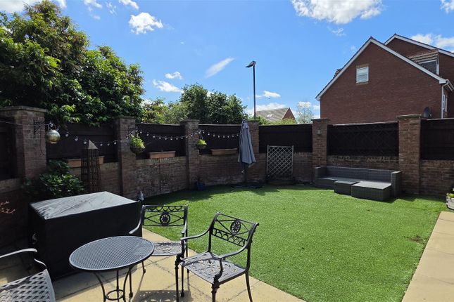 5, Sir Toby Belch Drive, Warwick photo 4