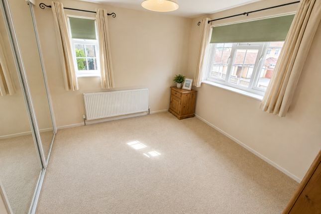 32 Cheslyn Close, Luton, Bedfordshire photo 5