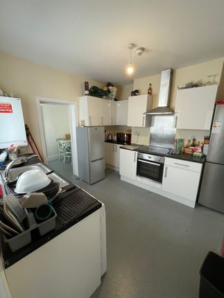 Room to rent in Totteridge Road, High Wycombe