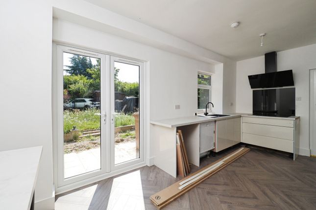 6, Averton Square, Nottingham photo 4