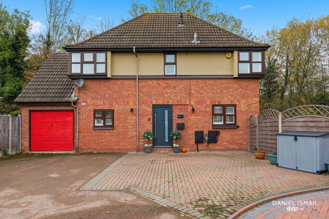 52, Kenton Way, Basildon photo 2