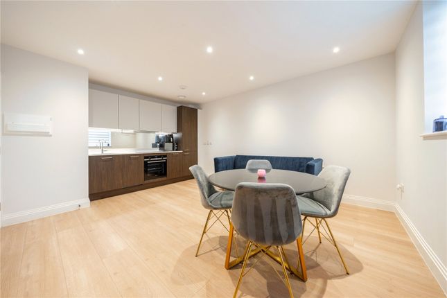 Flat 6,, Portman House, Chertsey photo 3