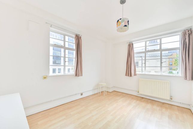 Studio flat on Orsett Terrace, Bayswater, £270,000