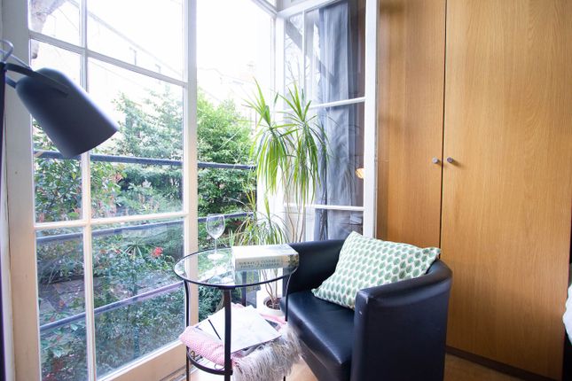 Studio to rent in Cartwright Gardens, Bloomsbury, London