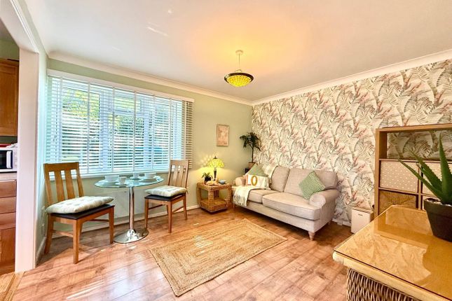 7, William Morris Drive, Newport photo 4