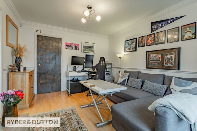 37, Hilltop Drive, Oldham photo 2