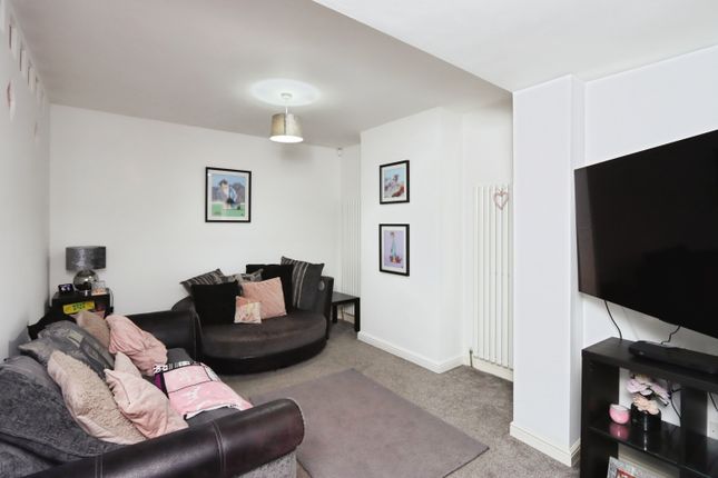3, Welwyn Close, Sheffield photo 4