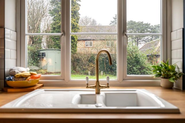 2, Richard Gardens, High Wycombe photo 3