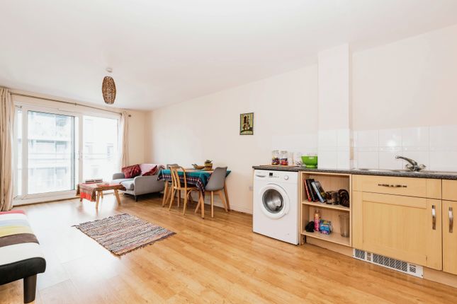 Flat 55/Hudson House, Station Approach, Epsom photo 4