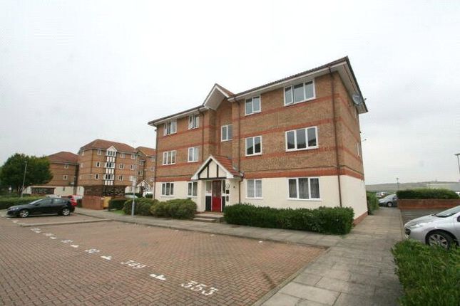 Thumbnail Flat to rent in Chandlers Drive, Erith